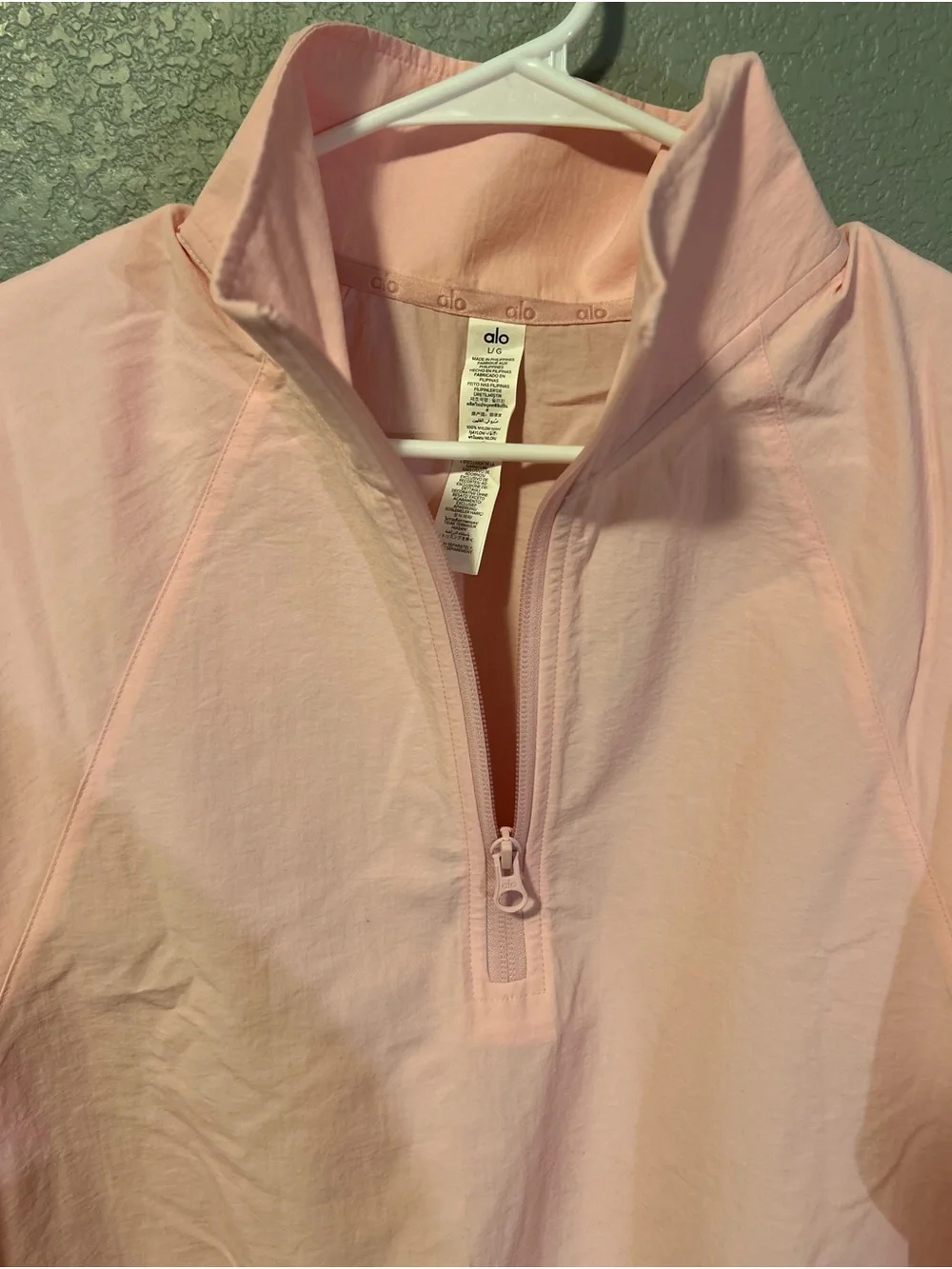 ALO Yoga Pink Marshmallow Cropped Half-Zip Windbreaker Pullover